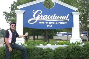 Rusty praesentiert Graceland Zuhause von Elvis Presley
